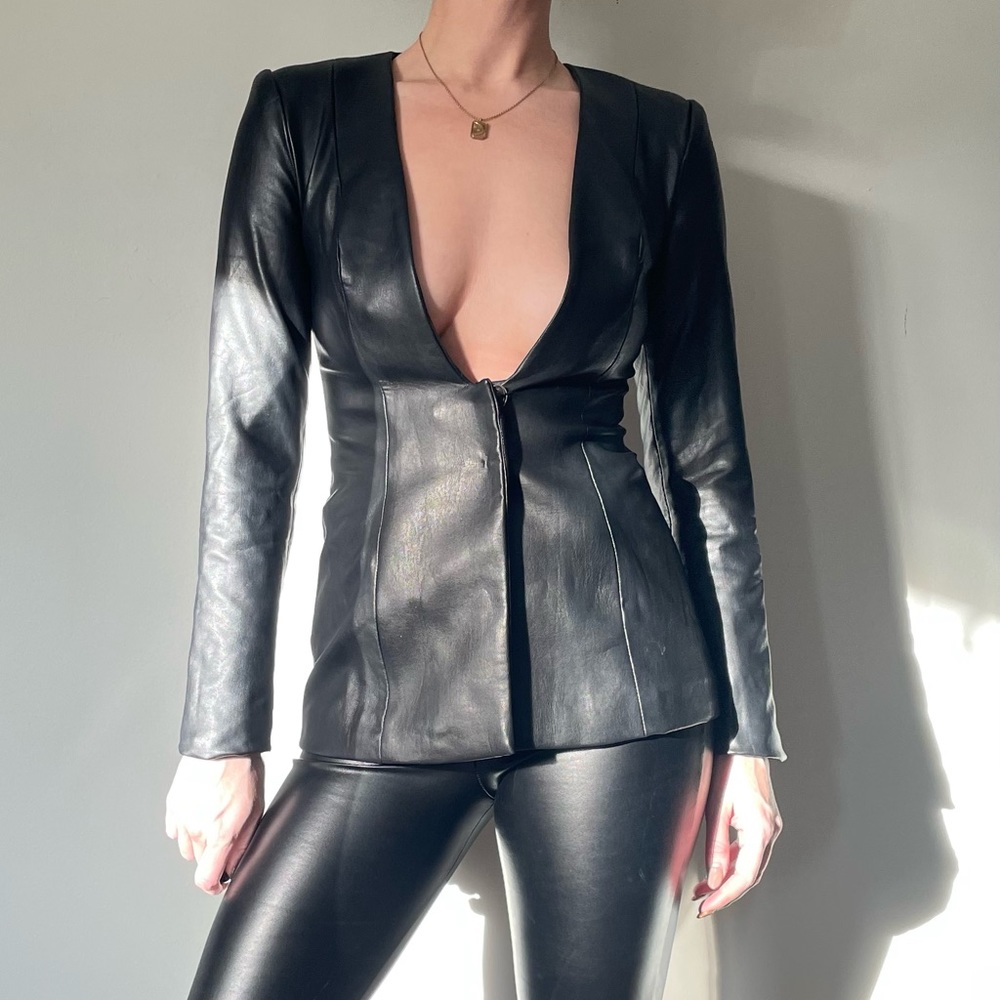 ASOS MATCHING PLEATHER SUIT - Picture 2 of 3